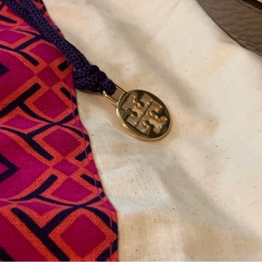 Tory Burch Gold and Tan Crossbody Bag with Structured Design - Picture 10 of 15